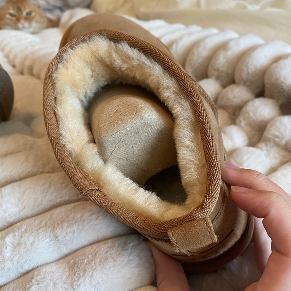ultra mini UGG chestnut boots - Picture 3 of 4